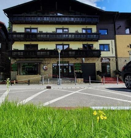 Casa Frent Hotel Предеал Екстериор снимка