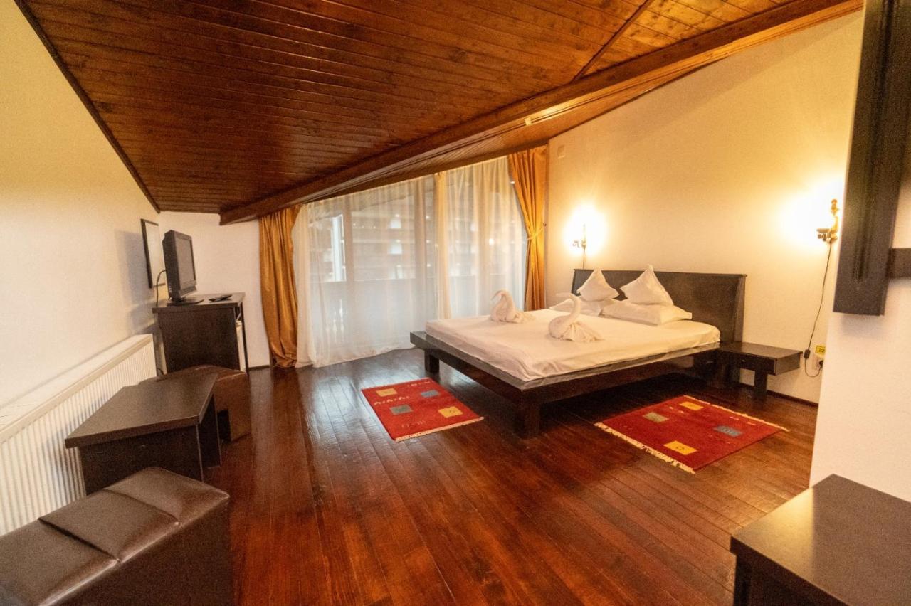 Casa Frent Hotel Предеал Екстериор снимка