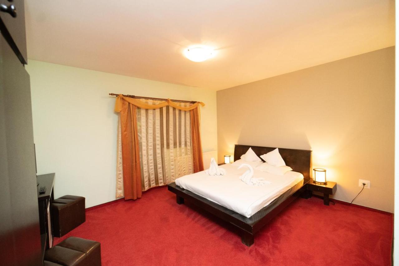 Casa Frent Hotel Предеал Екстериор снимка