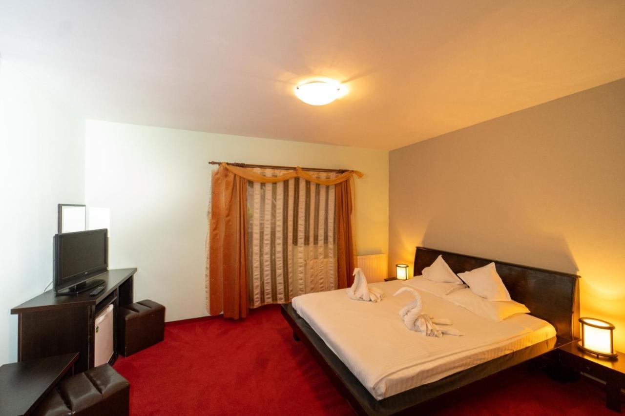 Casa Frent Hotel Предеал Екстериор снимка