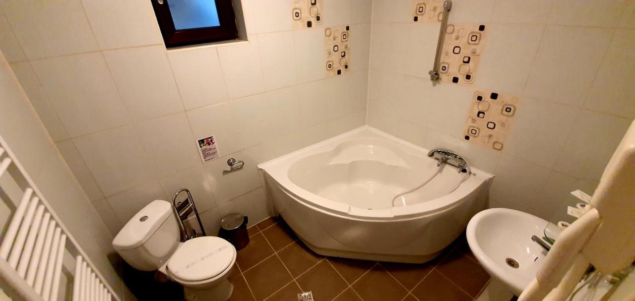 Casa Frent Hotel Предеал Екстериор снимка