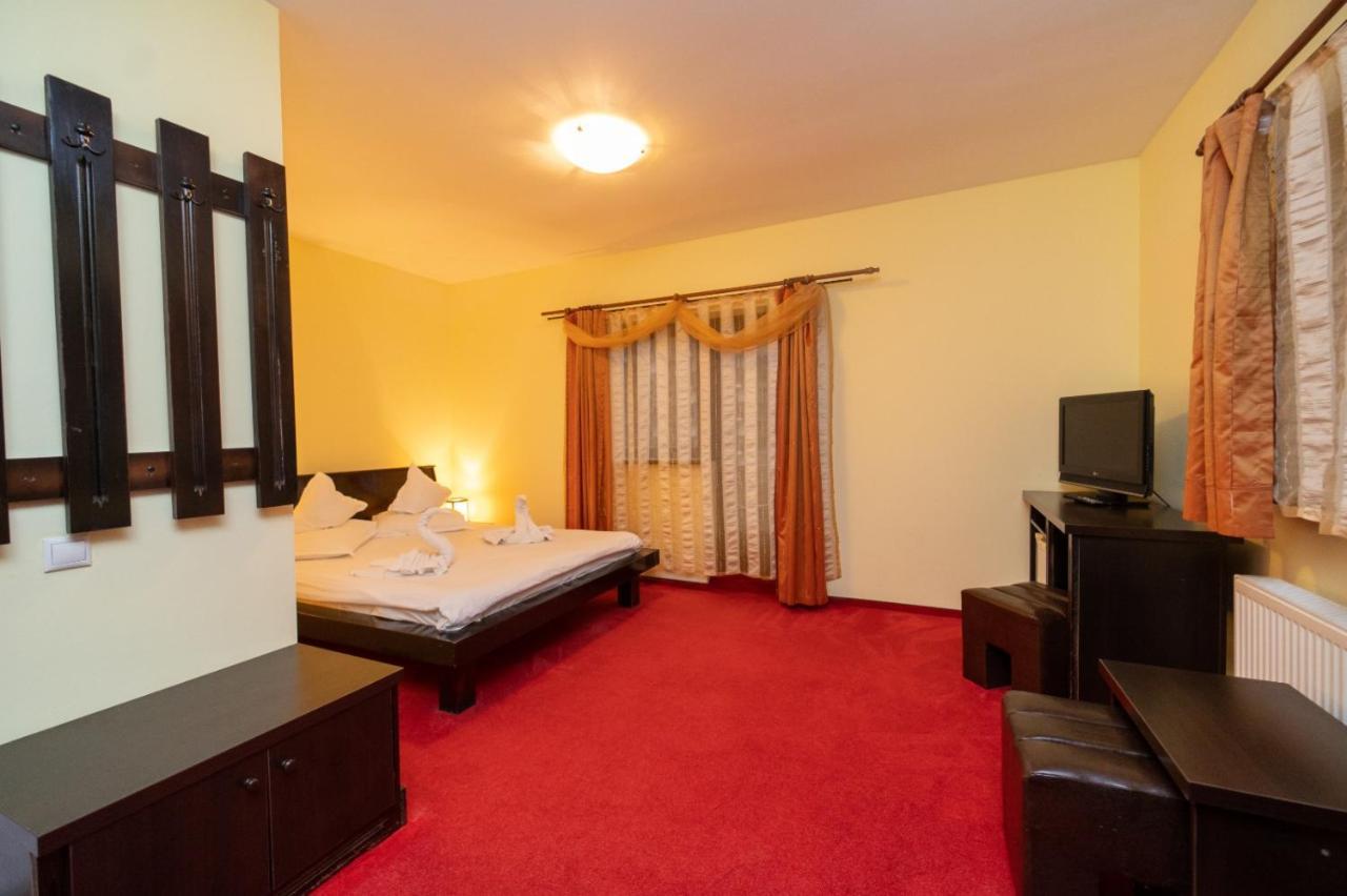 Casa Frent Hotel Предеал Екстериор снимка