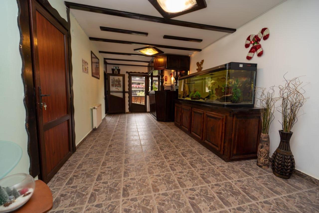 Casa Frent Hotel Предеал Екстериор снимка