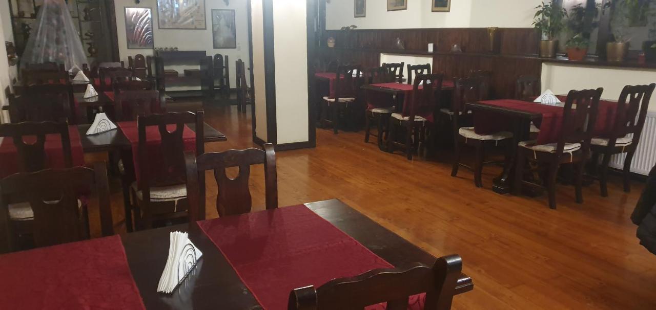 Casa Frent Hotel Предеал Екстериор снимка