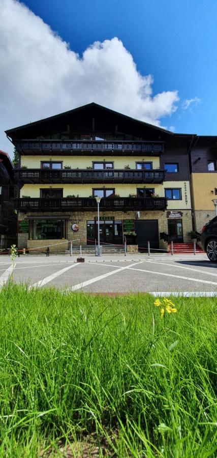 Casa Frent Hotel Предеал Екстериор снимка
